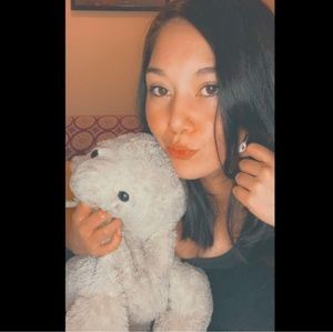 Meet your Posher, Della